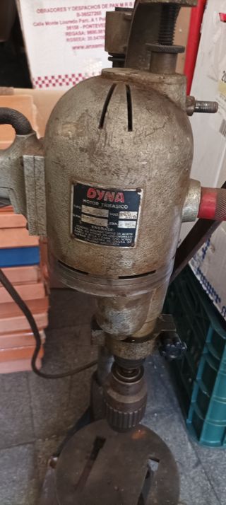 Taladro de columna trifásico