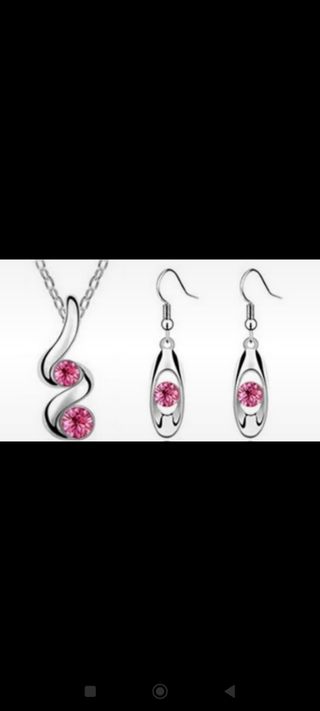Colgante y pendientes rosas. NUEVO