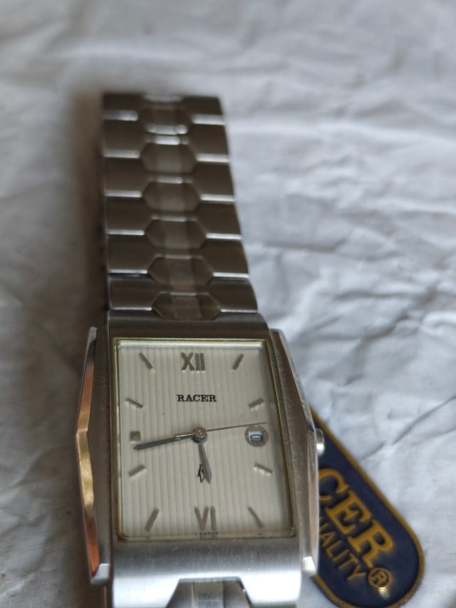 Reloj Racer Rectangular Crema y Plateado