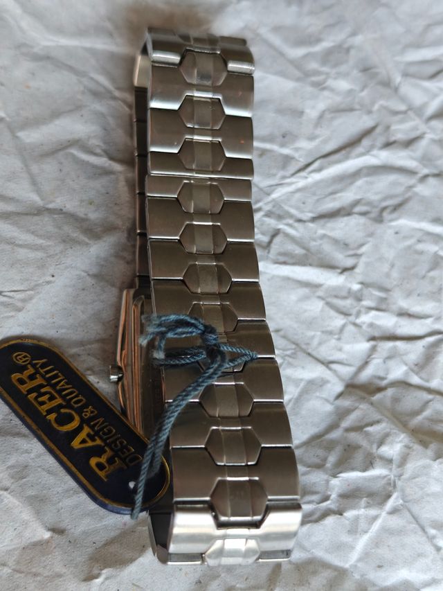 Reloj Racer Rectangular Crema y Plateado