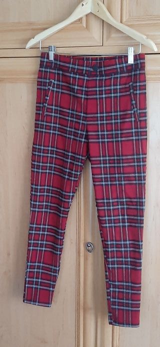 Mallas de cuadros escoceses rojas y grises