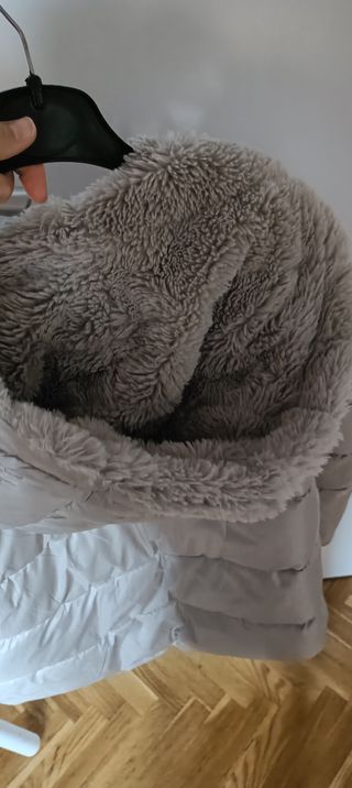 Abrigo acolchado con pelo niña