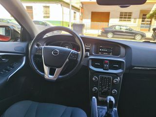 VOLVO V40 2.0D D2 120 CV CROSS COUNTRY MOMENTUM