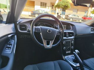 VOLVO V40 2.0D D2 120 CV CROSS COUNTRY MOMENTUM