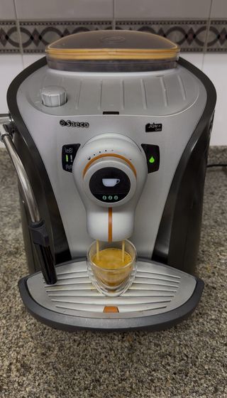 Cafetera Saeco Odea Giro