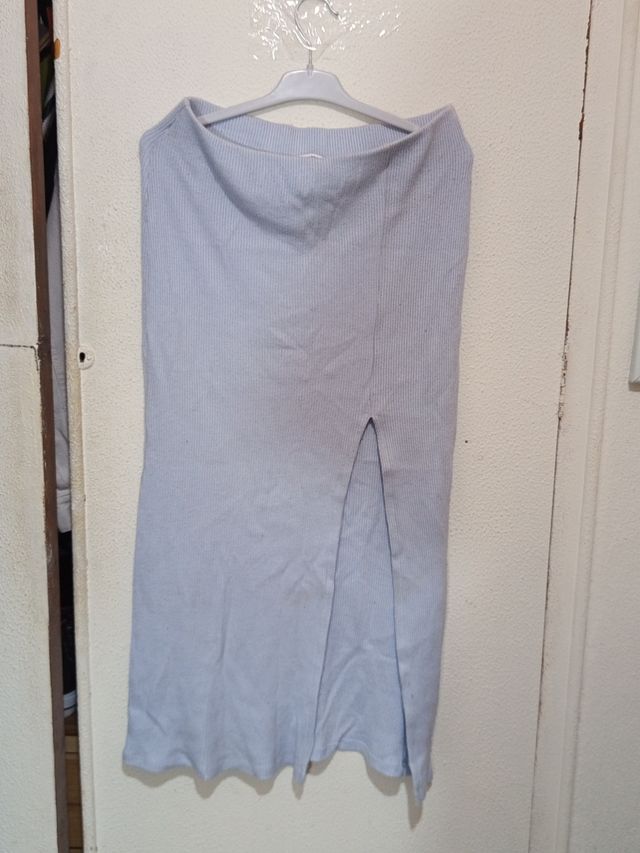 Falda larga azul con abertura