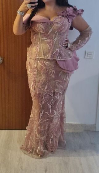 Vestido de fiesta dorado y rosa