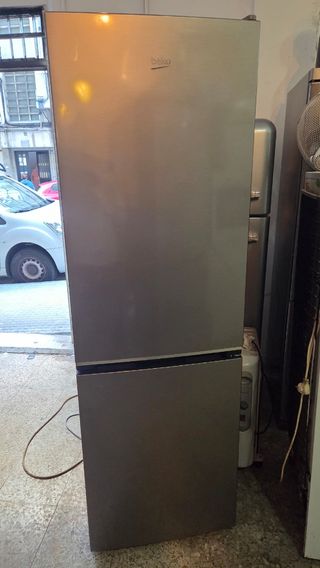 Nevera combi plateada