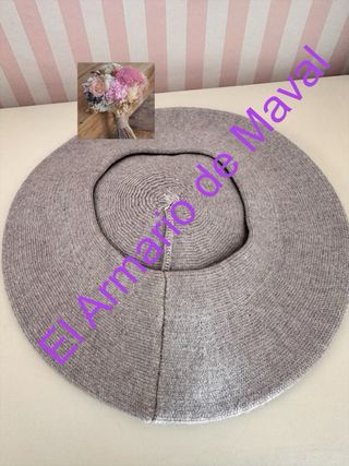 Boina gris con pompón de zorro