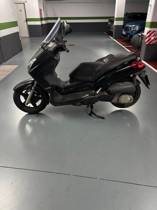Yamaha X-Max 250cc