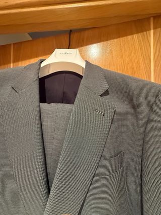Traje Pedro del Hierro gris caballero