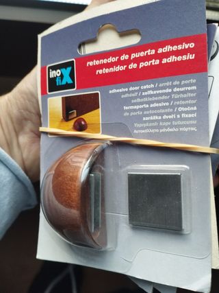 2 
Tope Puerta Adhesivo INOFIX Imán