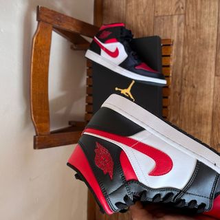 Jordan 1 Mid Zapatillas Negras Rojas Blancas