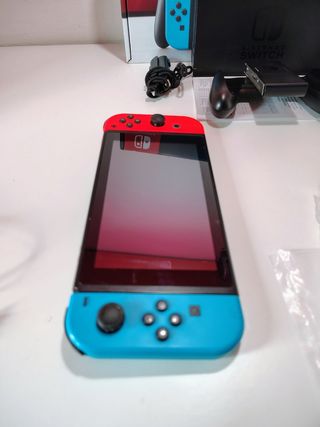 Nintendo Switch Console Con Accessori e Scatola 