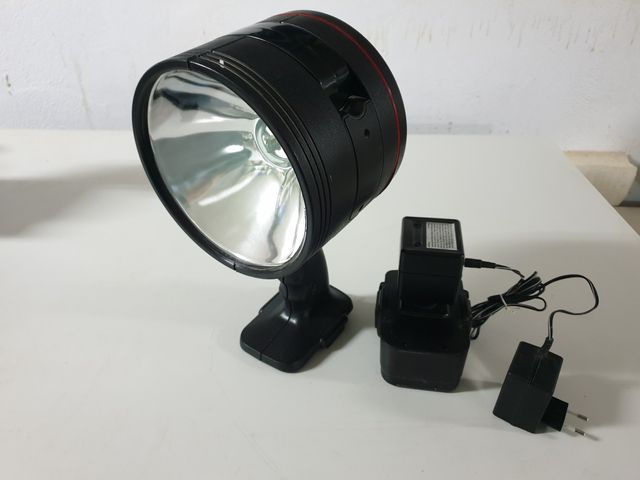 Foco LED Recargable con Cargador
