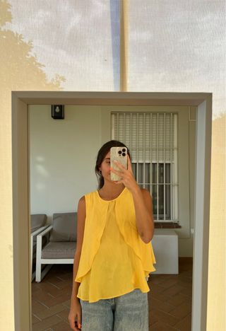 Blusa Zara volantes amarilla