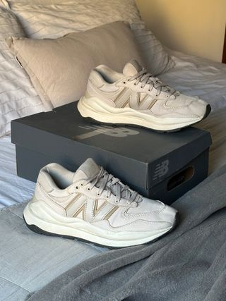 Zapatillas New Balance 5740 beige/gris mujer