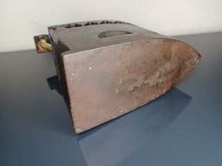 Plancha de Carbón Francesa con Pátina Original