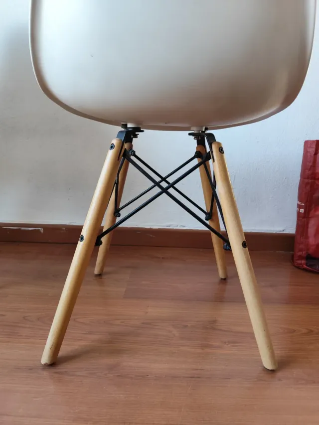2 Sillas Eames Blancas