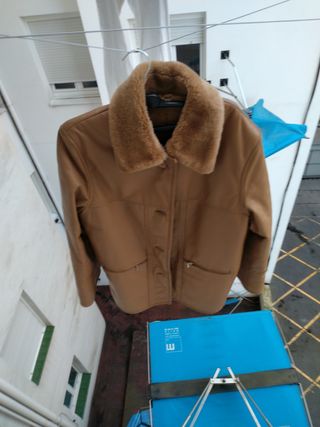 Chamarra de cuero color camel