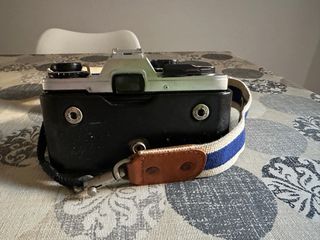 Cámara Olympus OM10 Analógica