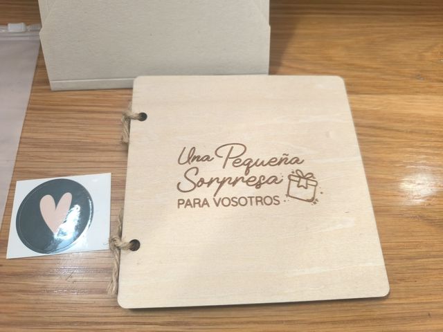 Anuncio embarazo madera abuelos