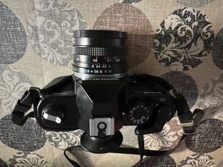 Cámara Olympus Negra con Correa Azul