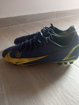 Zapatos de fútbol Nike Mercurial azules y amarillo