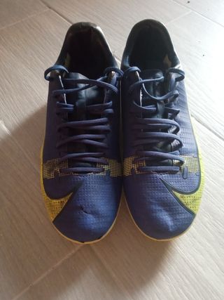 Zapatos de fútbol Nike Mercurial azules y amarillo