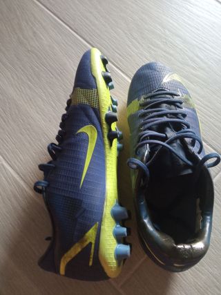 Zapatos de fútbol Nike Mercurial azules y amarillo