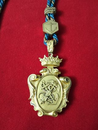 Antigua condecoración Marina Franco