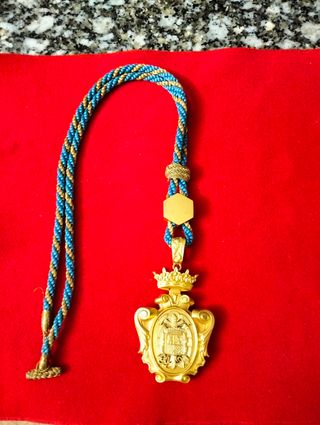 Antigua condecoración Marina Franco