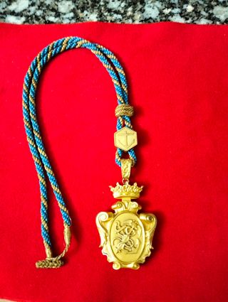 Antigua condecoración Marina Franco