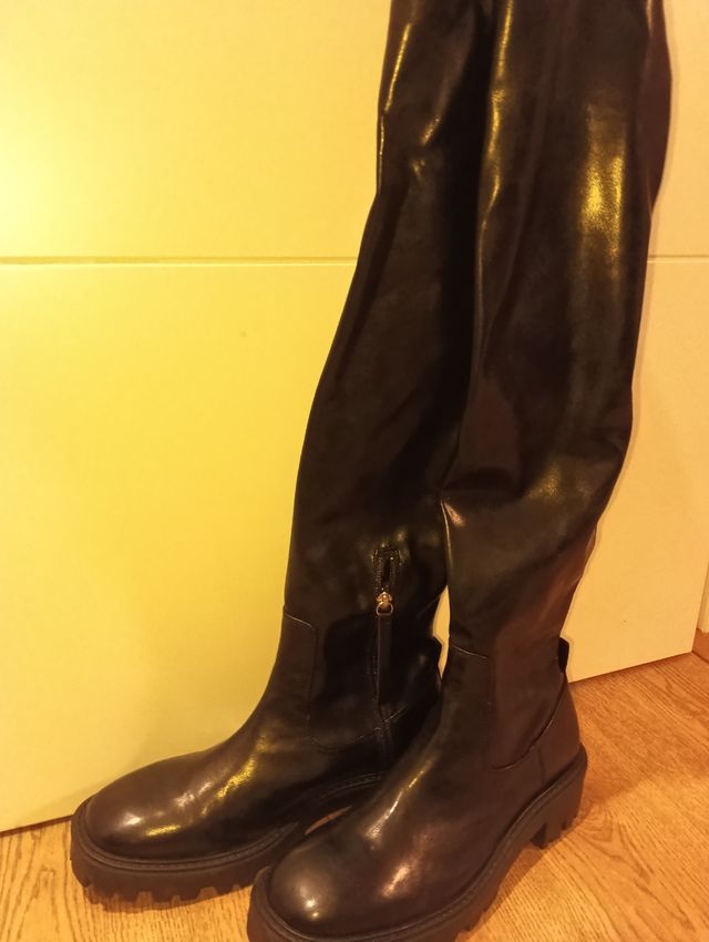 Botas altas negras