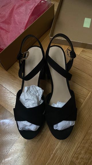 Sandalias tacón negras y rojas