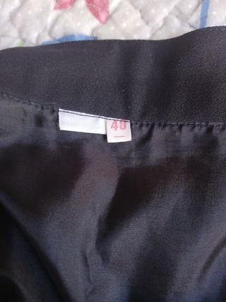 Falda negra corta
