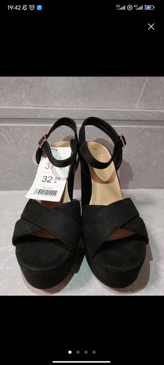 Sandalias tacón cruzadas negras Talla 37