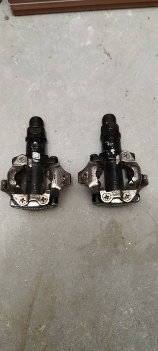 Pedales automáticos Shimano