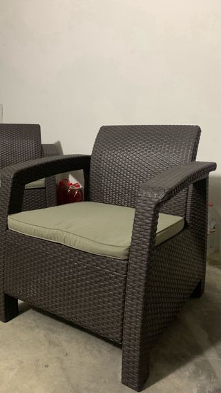 Juego de sofá y mesa ratán