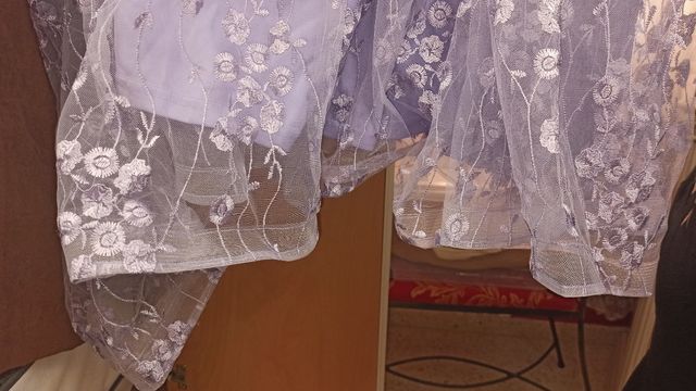 Vestido largo invitada malva con chal