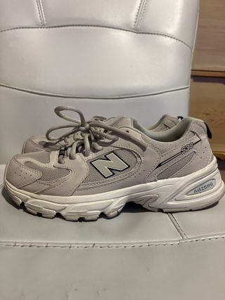 New Balance 530 beige casi sin uso