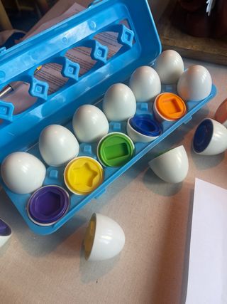 Juego de huevos encajables