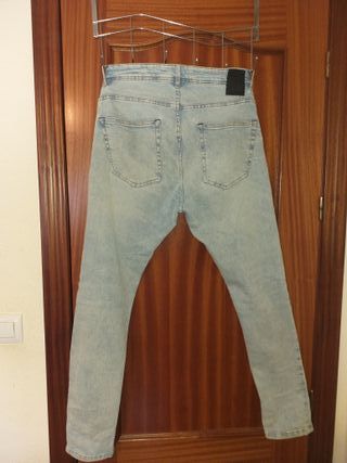 Pantalones vaqueros Zara azul claro