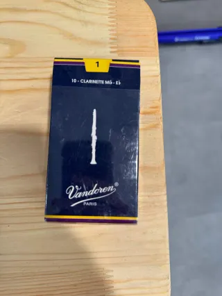 Cañas Clarinete Eb Vandoren Nº1 (10 uds) + Flagole