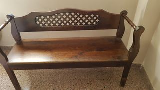 Banco antiguo de madera noble