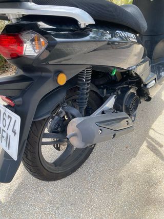 Peugeot Tweet 125i Negra

