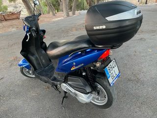 Scooter Kymco Agility 125 yamaha honda peugeot ktm