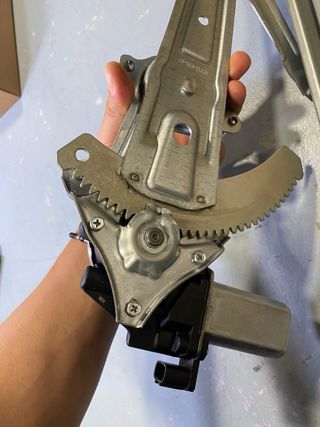 Elevalunas delantero derecho Equal Quality 010305