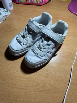 Zapatillas Fila Blancas Niña/o Talla 32