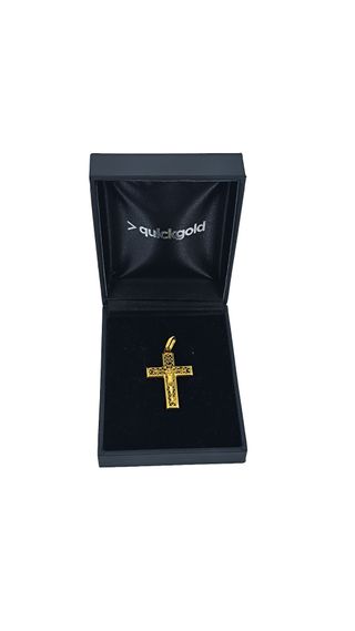 Cruz de oro calada 